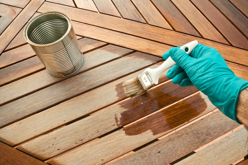 Do it yourself Staining wooden table Before and after